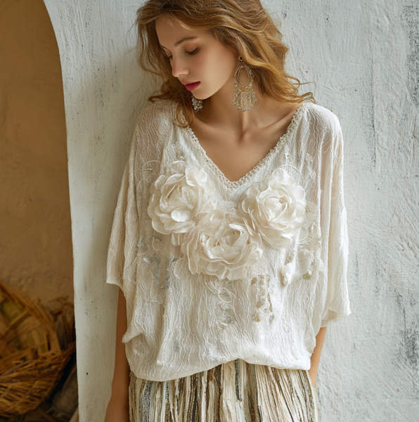Top de mujer con cuello en V y estampado retro de rosas blancas con destellos 