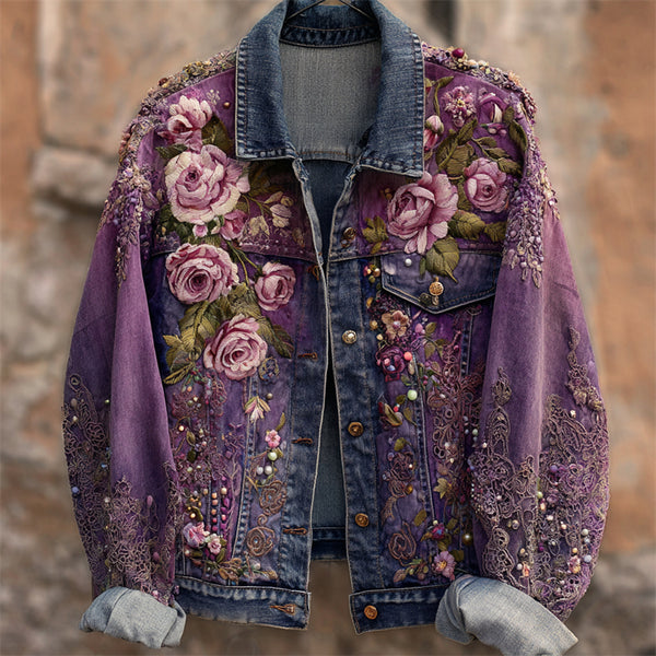 Chaqueta vaquera teñida con bordado de rosas lavanda estilo boho 