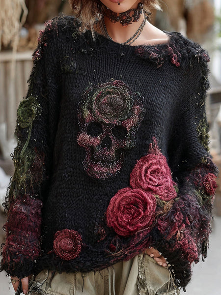 Pull gothique en grosse maille brodé de roses et de crânes 