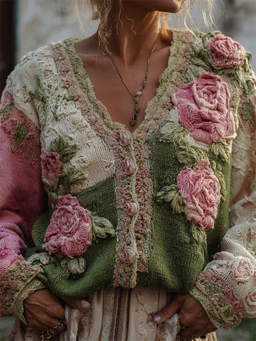 Cárdigan acogedor con bordado de ganchillo de rosas rosas vintage y diseño patchwork colorblock. 