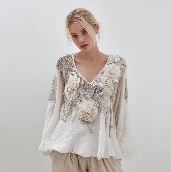 Top de mujer con cuello en V y estampado retro de rosas blancas con destellos 